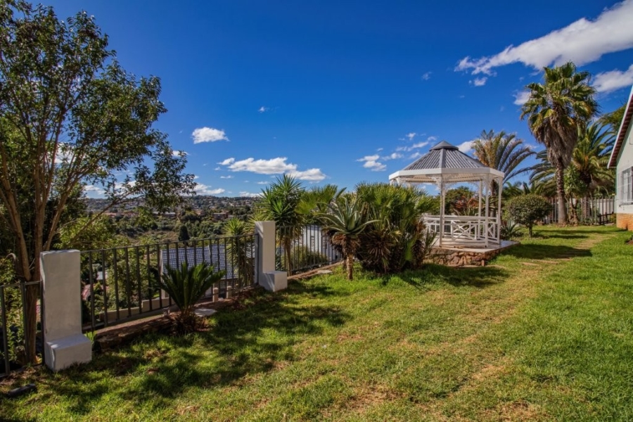 4 Bedroom Property for Sale in Roodekrans Gauteng