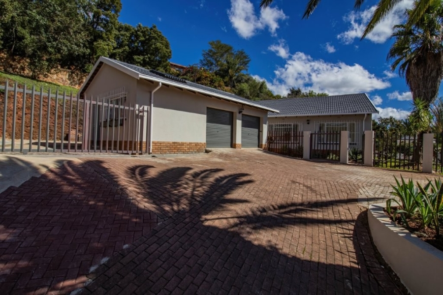 4 Bedroom Property for Sale in Roodekrans Gauteng