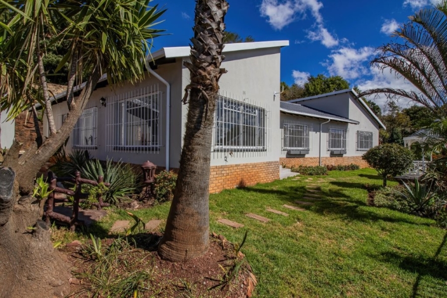 4 Bedroom Property for Sale in Roodekrans Gauteng
