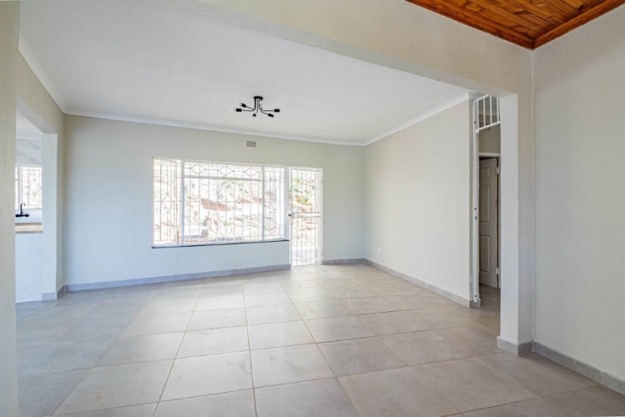 4 Bedroom Property for Sale in Roodekrans Gauteng