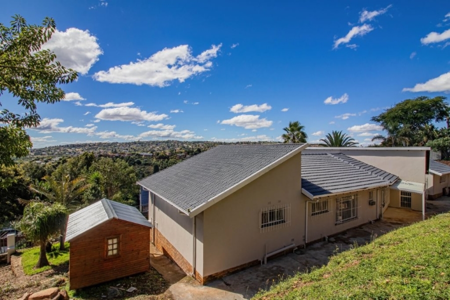 4 Bedroom Property for Sale in Roodekrans Gauteng