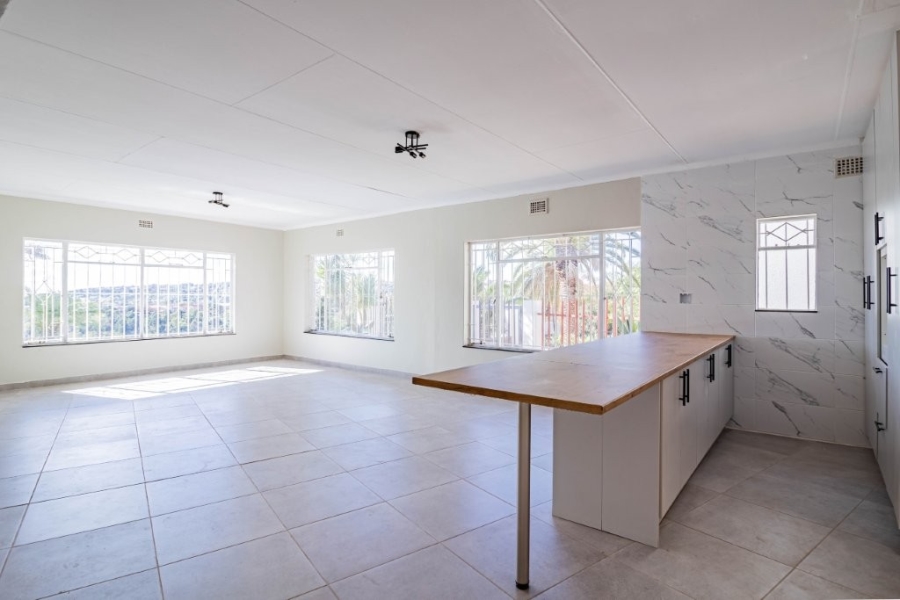 4 Bedroom Property for Sale in Roodekrans Gauteng