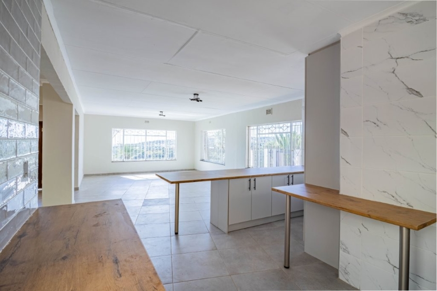 4 Bedroom Property for Sale in Roodekrans Gauteng