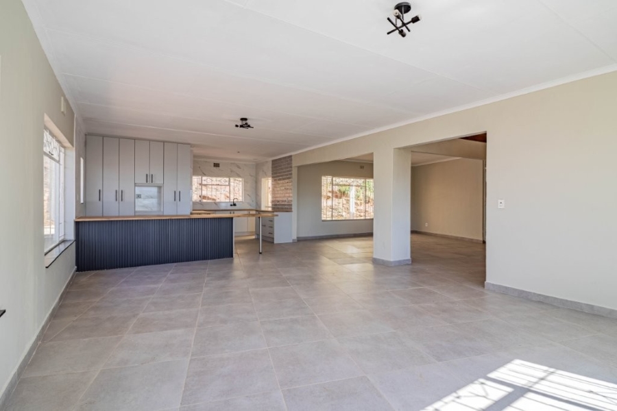 4 Bedroom Property for Sale in Roodekrans Gauteng