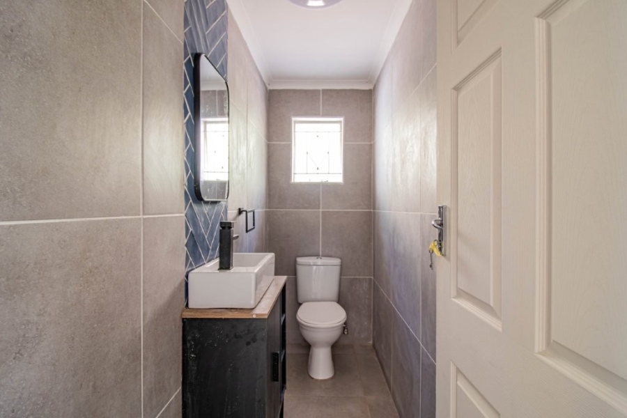4 Bedroom Property for Sale in Roodekrans Gauteng