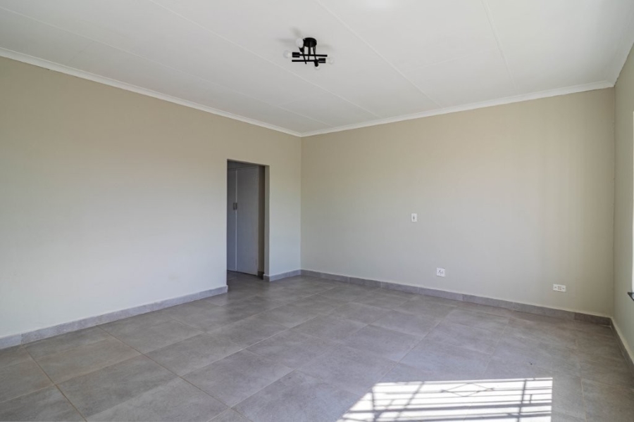 4 Bedroom Property for Sale in Roodekrans Gauteng