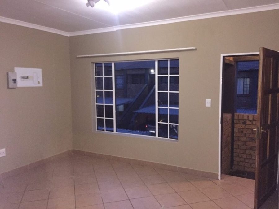 1 Bedroom Property for Sale in Elspark Gauteng