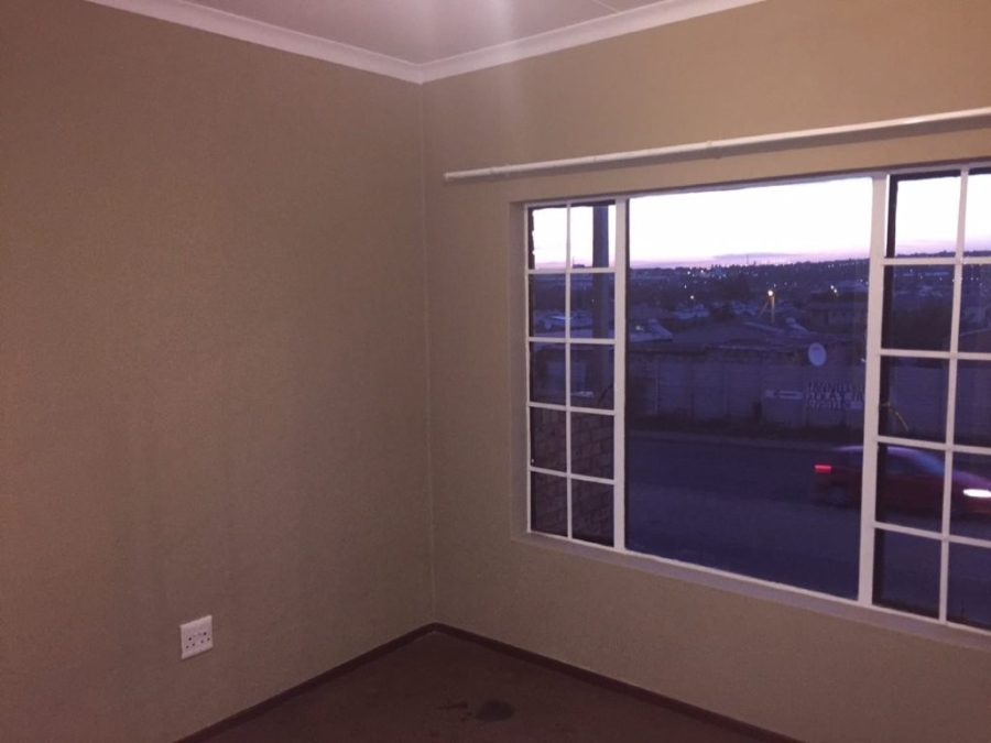 1 Bedroom Property for Sale in Elspark Gauteng