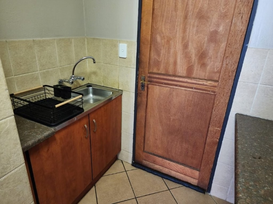 1 Bedroom Property for Sale in Elspark Gauteng