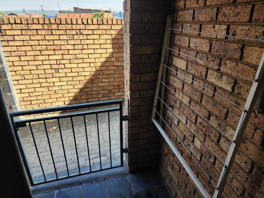 1 Bedroom Property for Sale in Elspark Gauteng