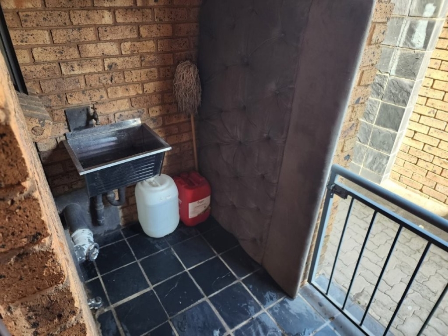 1 Bedroom Property for Sale in Elspark Gauteng