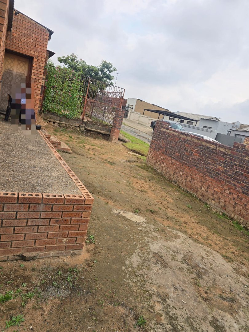 2 Bedroom Property for Sale in Tembisa Central Gauteng
