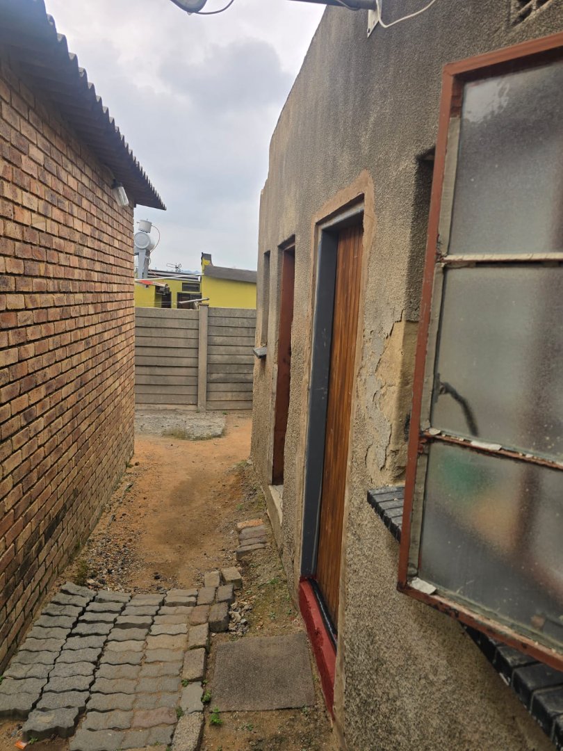 2 Bedroom Property for Sale in Tembisa Central Gauteng