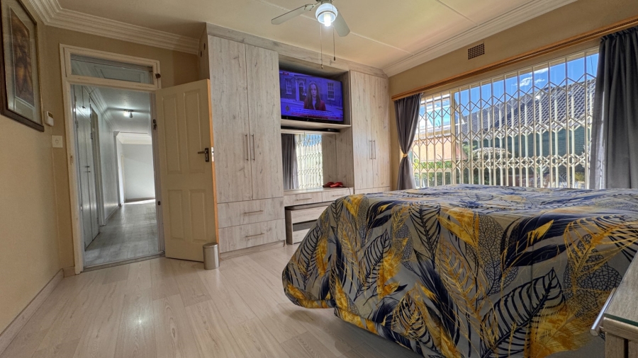 4 Bedroom Property for Sale in Risiville Gauteng
