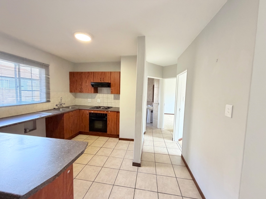 To Let 2 Bedroom Property for Rent in Noordwyk Gauteng
