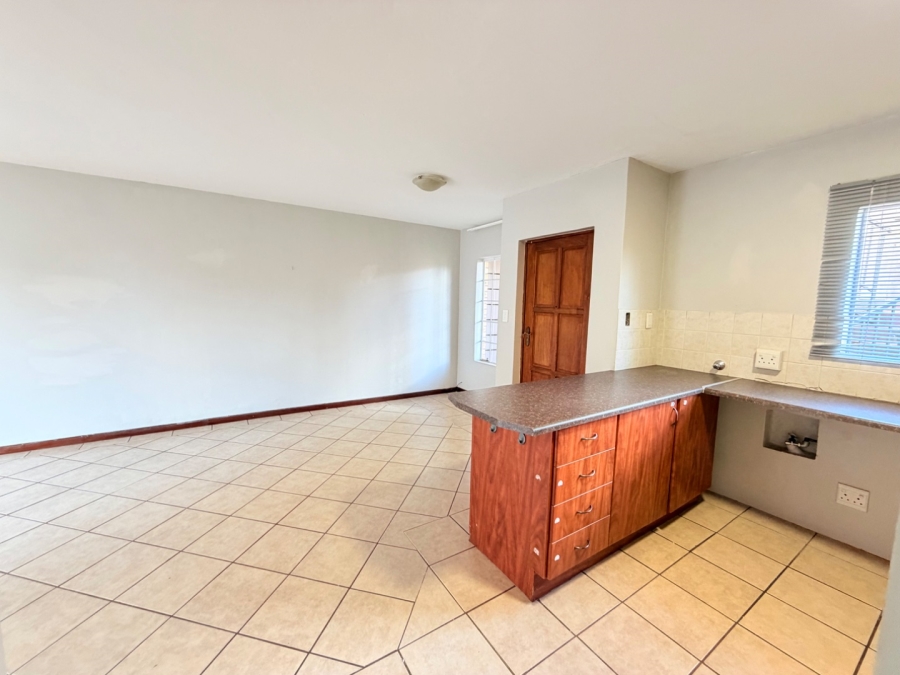 To Let 2 Bedroom Property for Rent in Noordwyk Gauteng