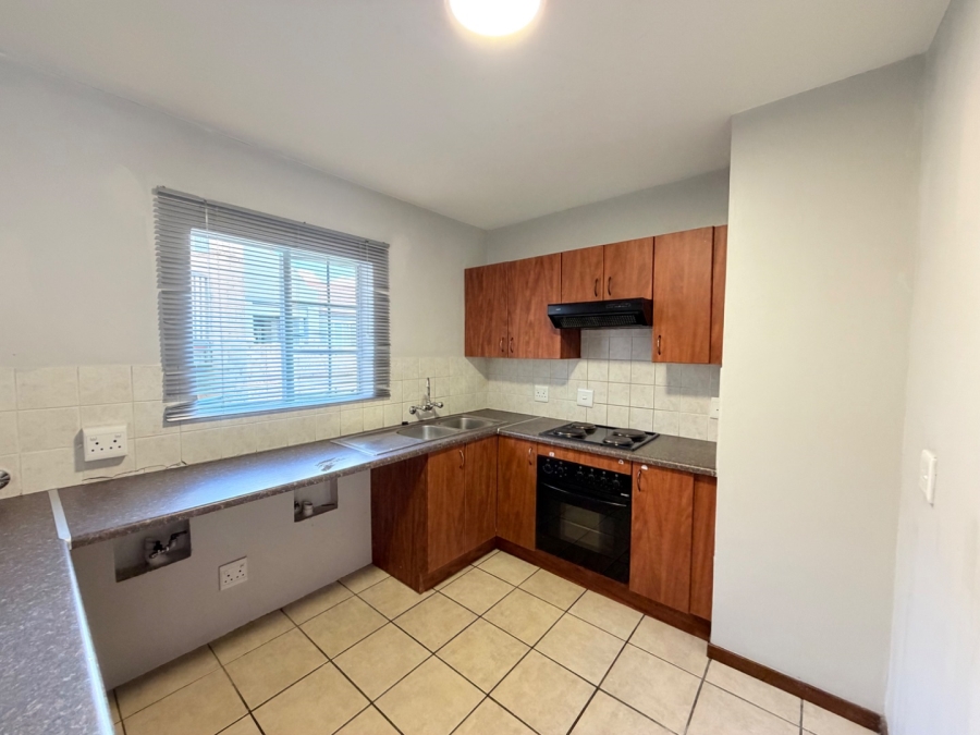To Let 2 Bedroom Property for Rent in Noordwyk Gauteng