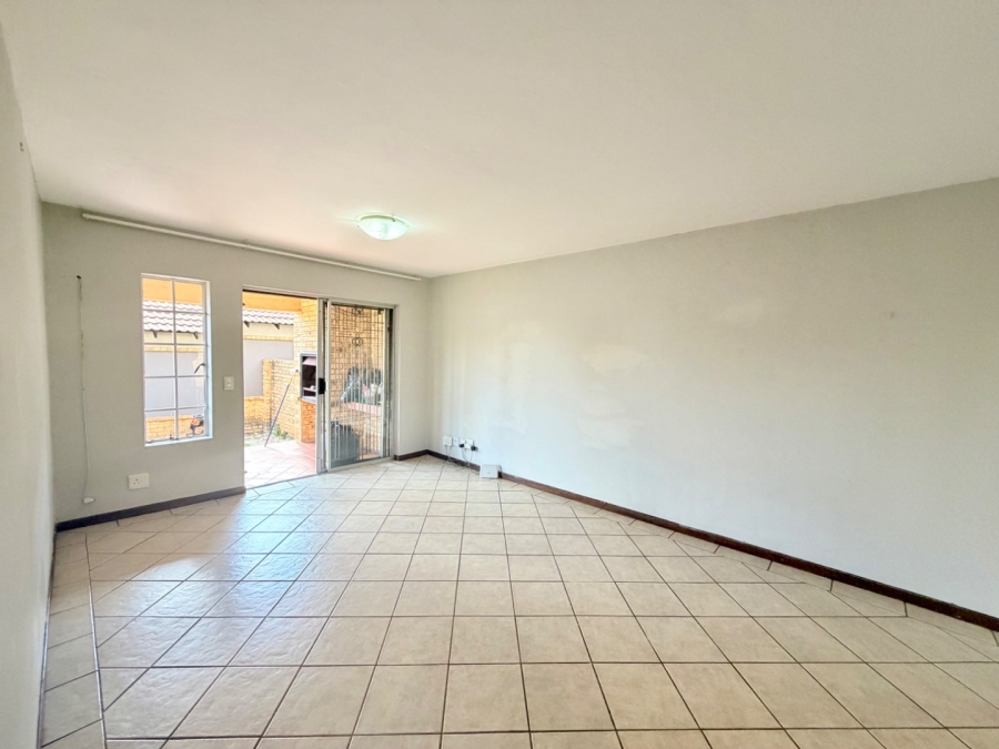 To Let 2 Bedroom Property for Rent in Noordwyk Gauteng