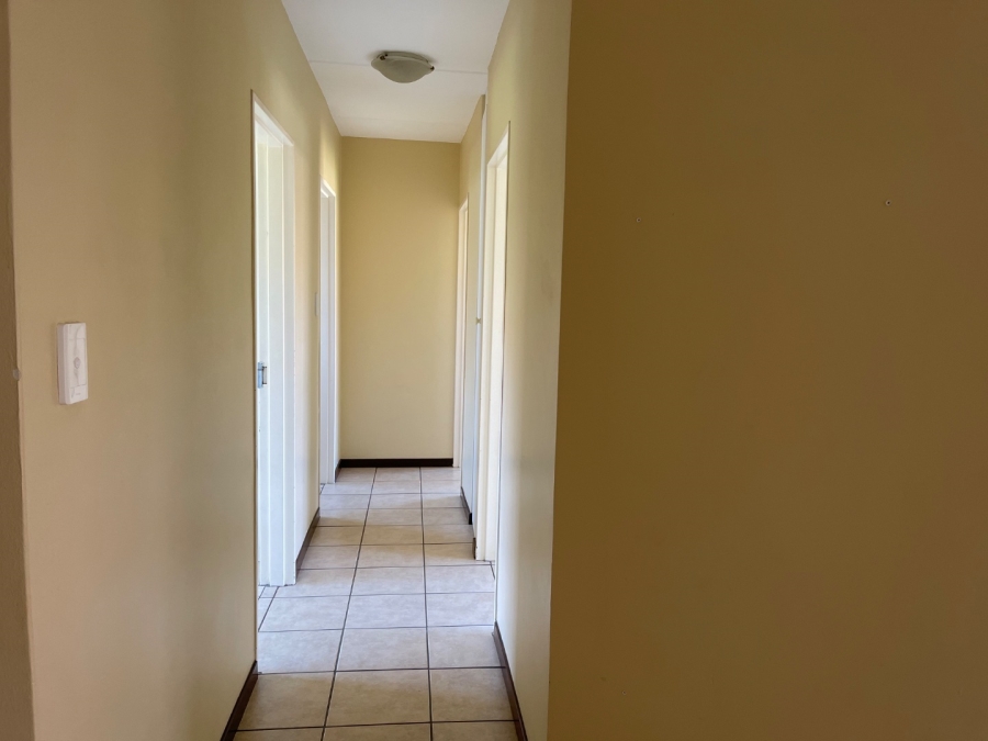 To Let 2 Bedroom Property for Rent in Noordwyk Gauteng