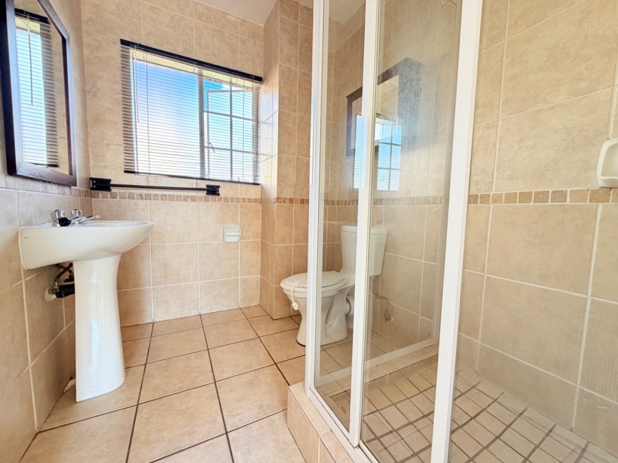 To Let 2 Bedroom Property for Rent in Noordwyk Gauteng