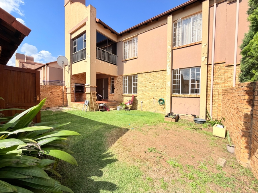 To Let 2 Bedroom Property for Rent in Noordwyk Gauteng