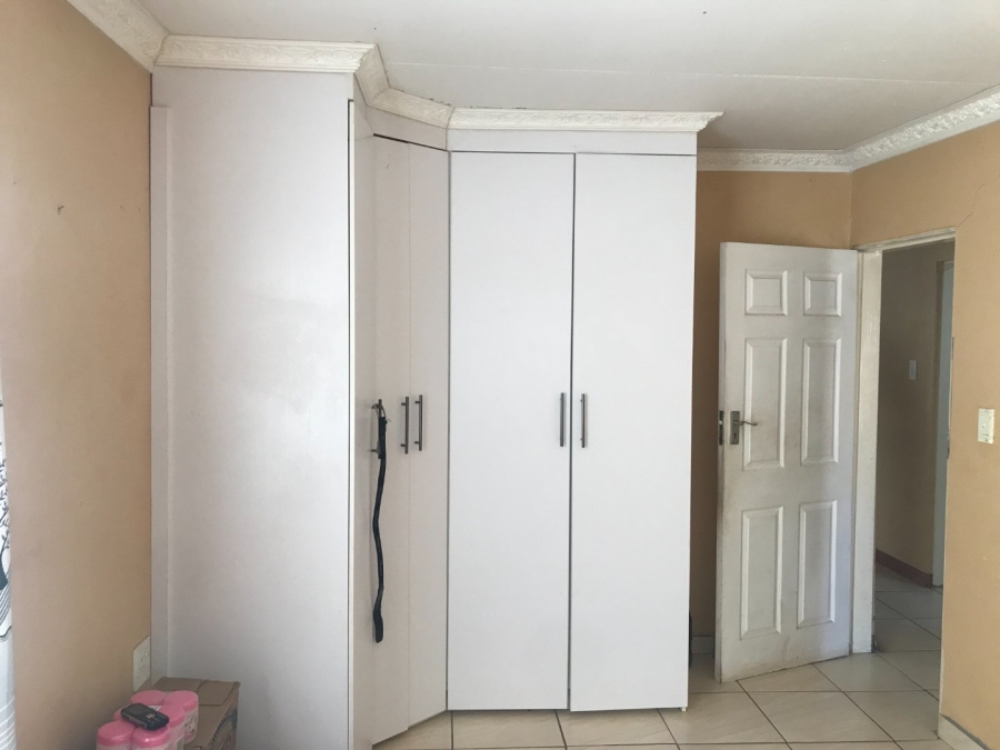 To Let 2 Bedroom Property for Rent in Mohlakeng Gauteng