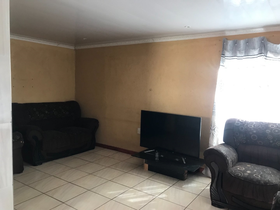 To Let 2 Bedroom Property for Rent in Mohlakeng Gauteng