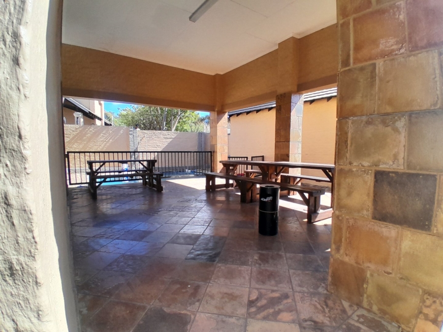 2 Bedroom Property for Sale in Noordwyk Gauteng