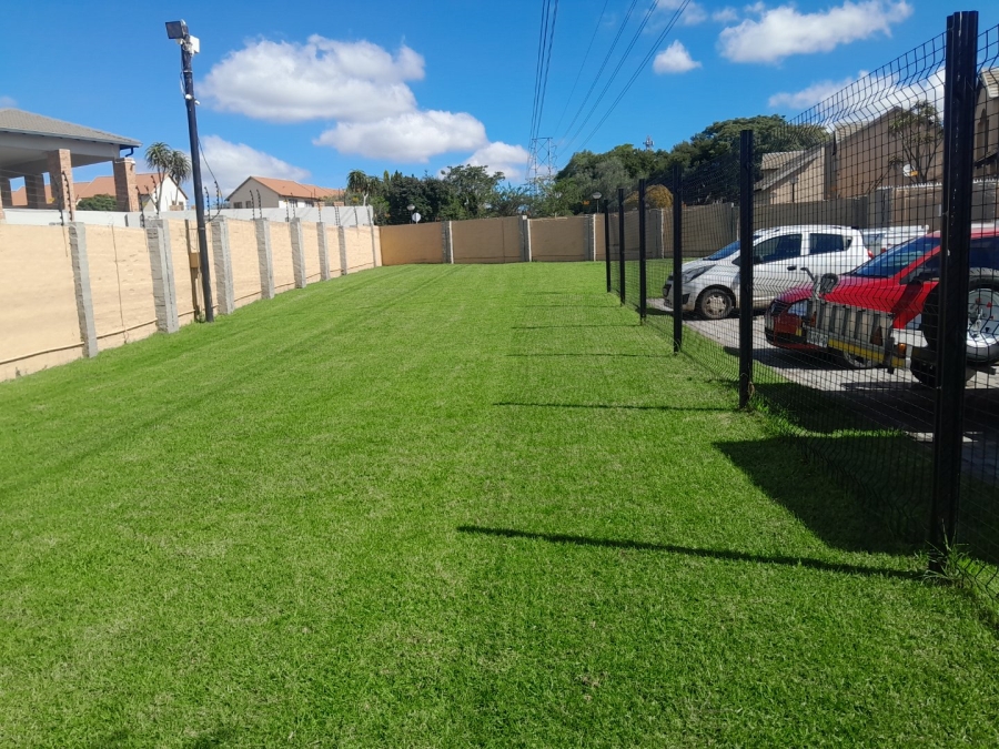 2 Bedroom Property for Sale in Noordwyk Gauteng