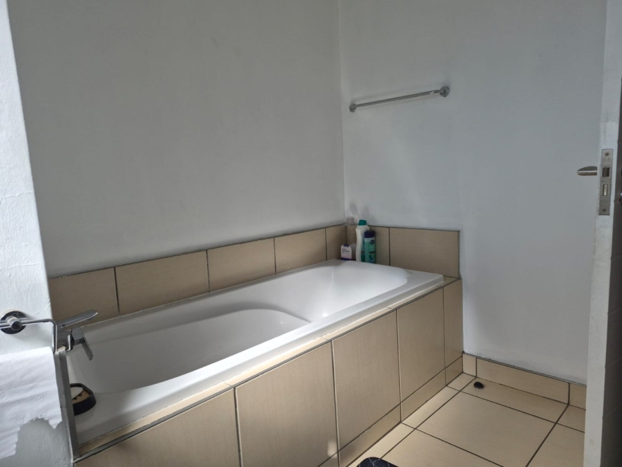  Bedroom Property for Sale in Halfway Gardens Gauteng