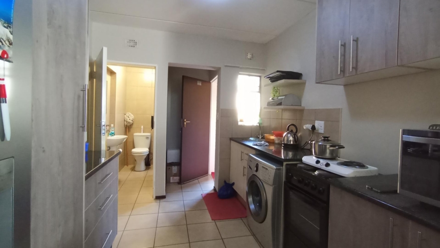 1 Bedroom Property for Sale in Erand Gardens Gauteng