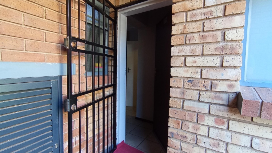 1 Bedroom Property for Sale in Erand Gardens Gauteng