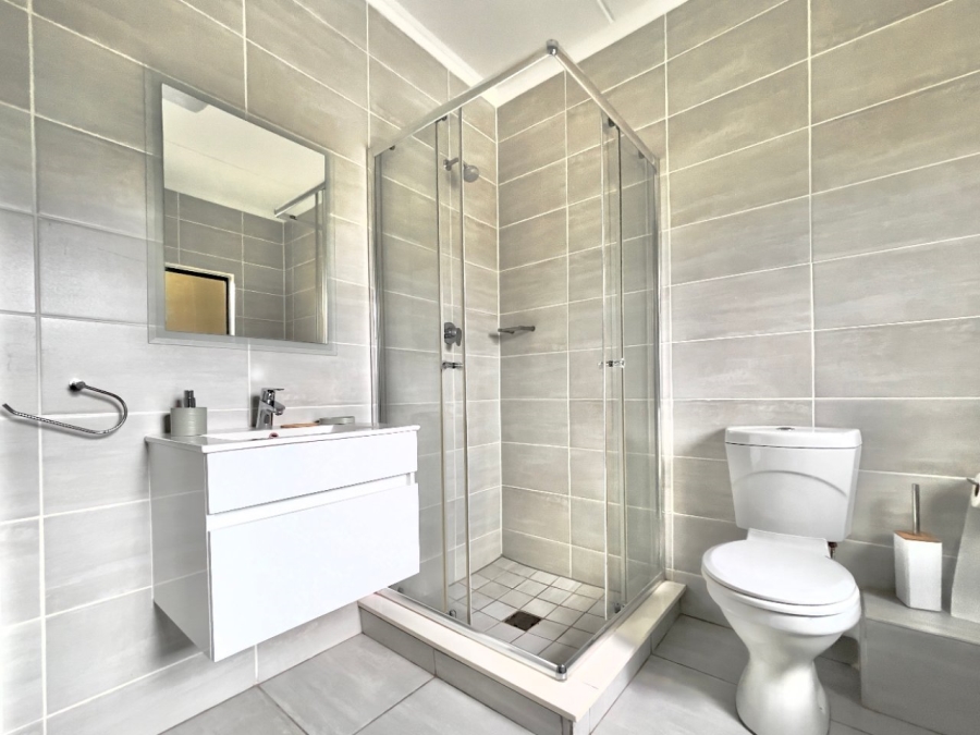 To Let 3 Bedroom Property for Rent in Waterfall Gauteng