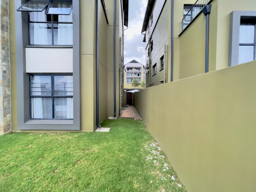 To Let  Bedroom Property for Rent in Waterfall Gauteng