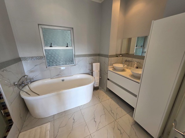 To Let 3 Bedroom Property for Rent in Sandown Gauteng