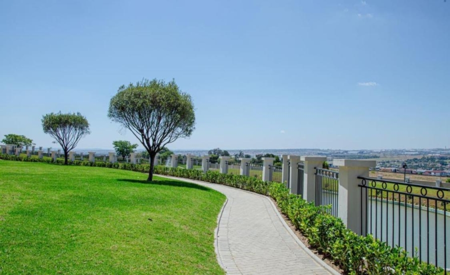 To Let 2 Bedroom Property for Rent in Blue Hills AH Gauteng