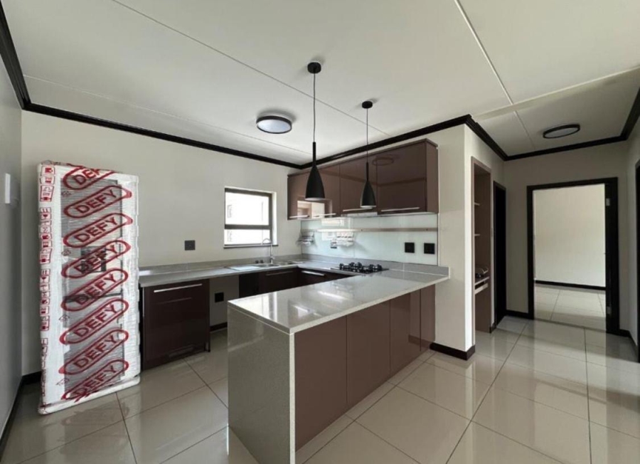 To Let 2 Bedroom Property for Rent in Blue Hills AH Gauteng
