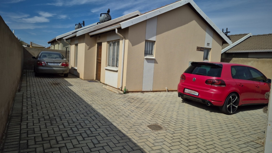 2 Bedroom Property for Sale in Sky City Gauteng