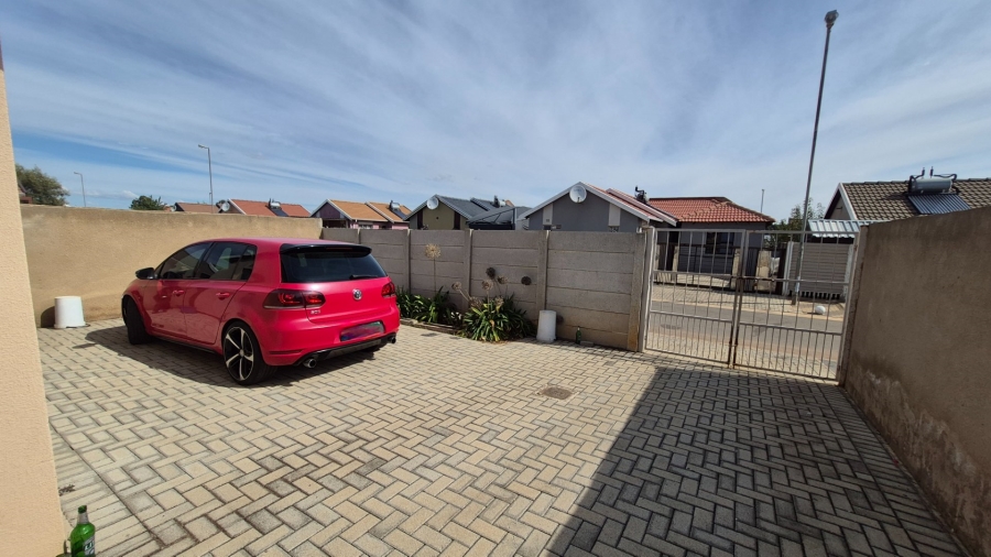 2 Bedroom Property for Sale in Sky City Gauteng