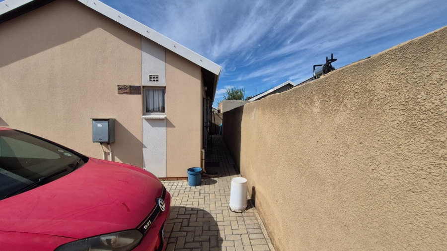 2 Bedroom Property for Sale in Sky City Gauteng