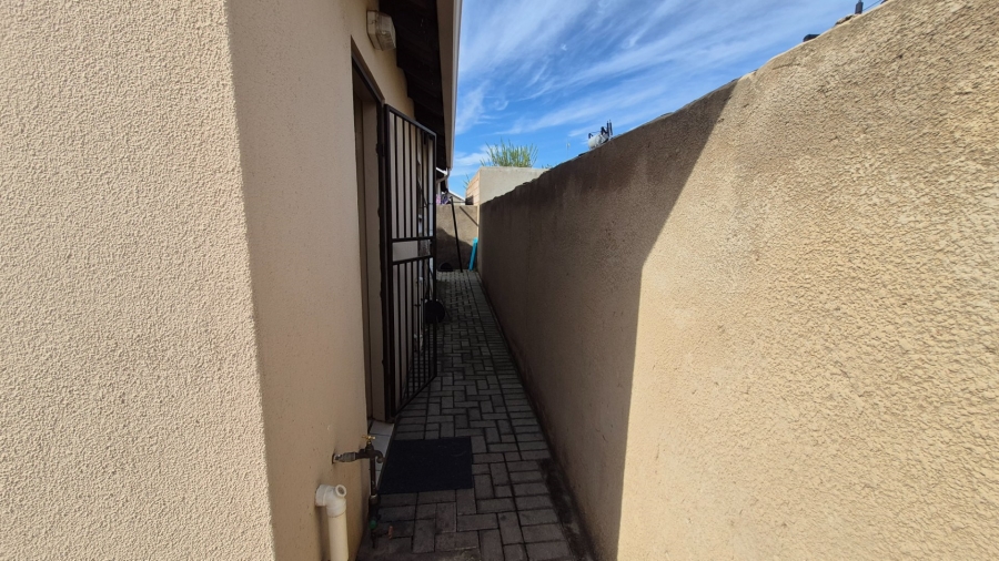 2 Bedroom Property for Sale in Sky City Gauteng
