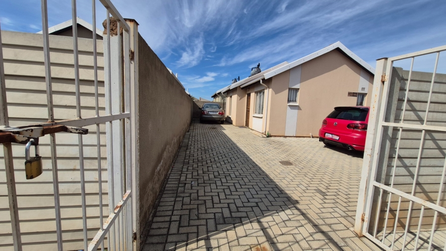 2 Bedroom Property for Sale in Sky City Gauteng