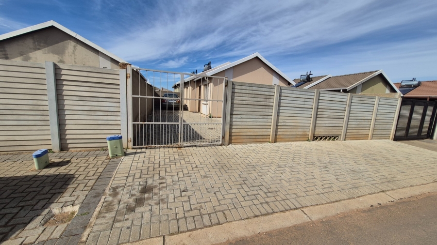 2 Bedroom Property for Sale in Sky City Gauteng