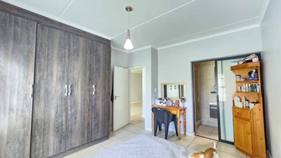 3 Bedroom Property for Sale in Greenstone Crest Gauteng