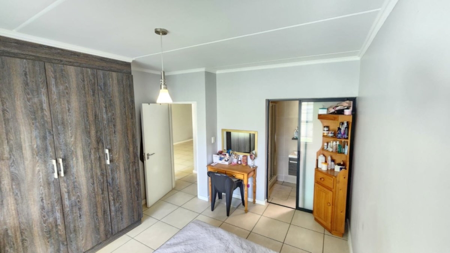 3 Bedroom Property for Sale in Greenstone Crest Gauteng