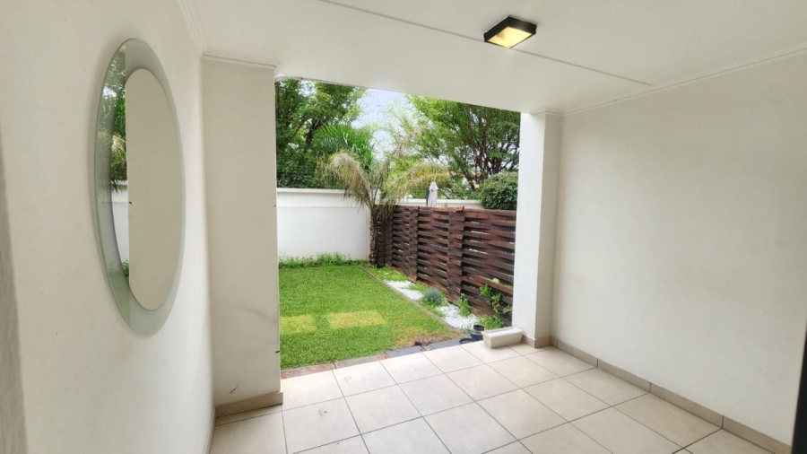 3 Bedroom Property for Sale in Greenstone Crest Gauteng