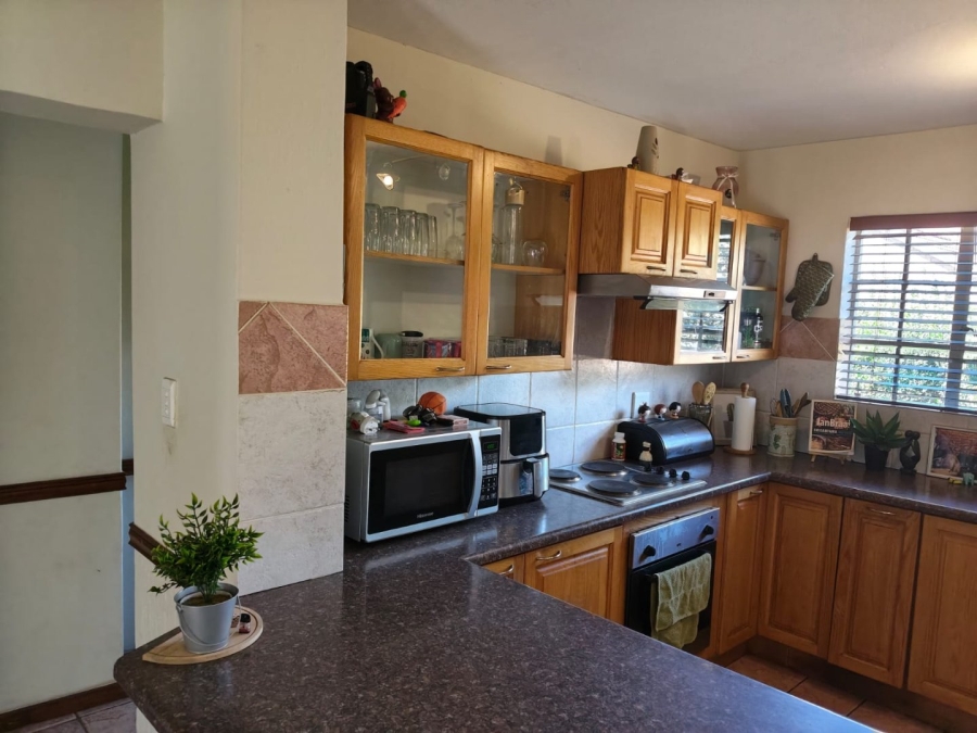 3 Bedroom Property for Sale in Eldoraigne Gauteng