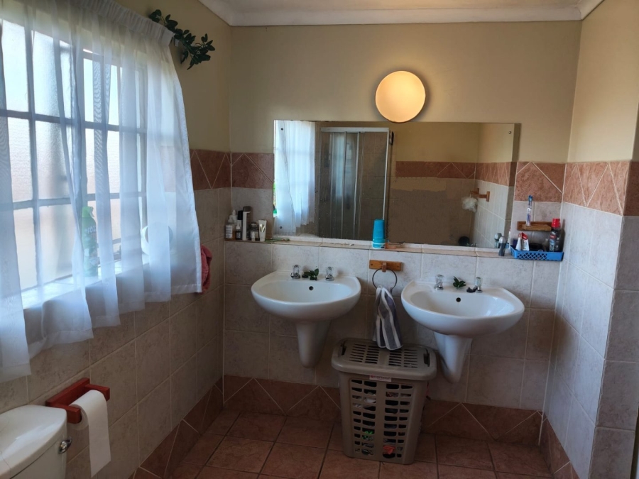 3 Bedroom Property for Sale in Eldoraigne Gauteng