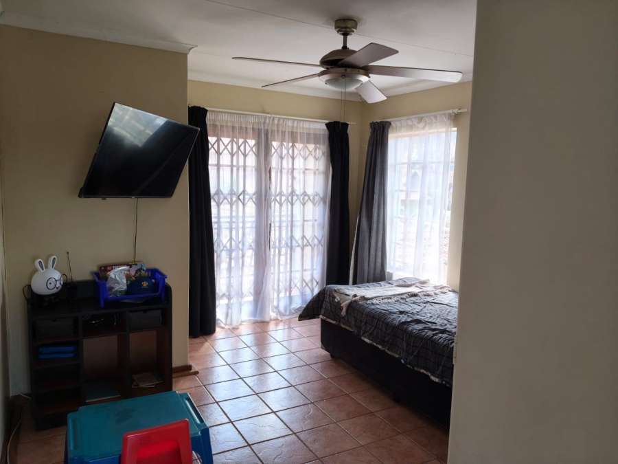 3 Bedroom Property for Sale in Eldoraigne Gauteng