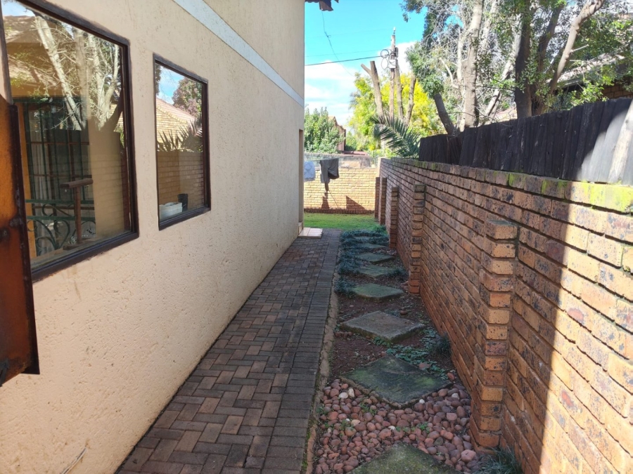 3 Bedroom Property for Sale in Eldoraigne Gauteng